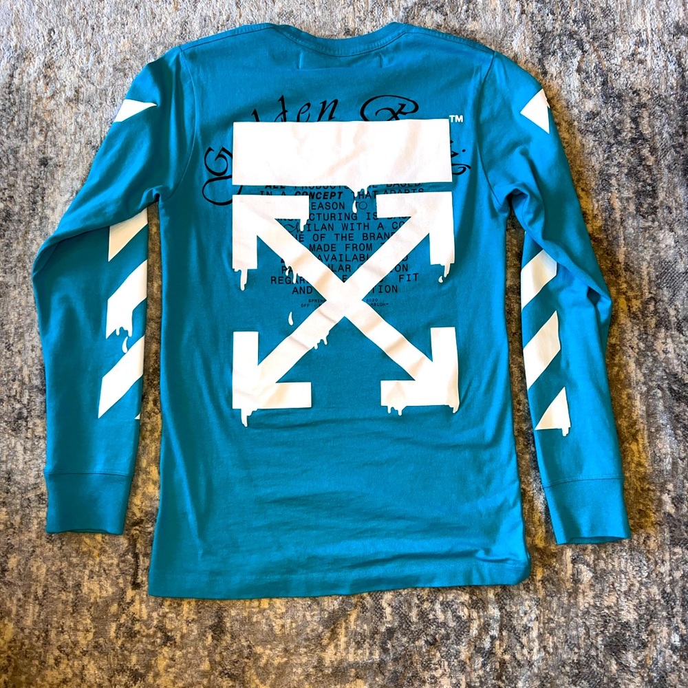 Long sleeve off-white T-shirt